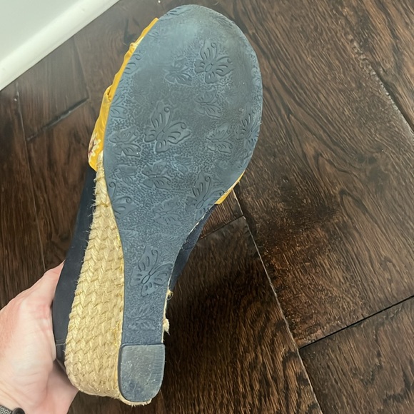 Poetic License London blue polka dot with yellow floral bow wedge shoes 8.5 - Picture 10 of 16